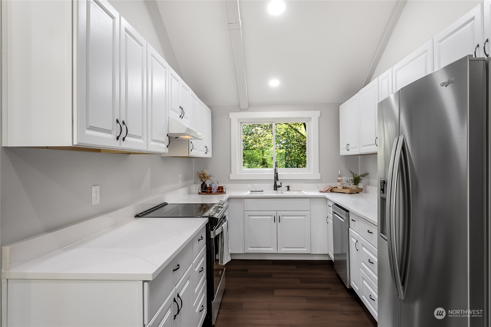 923 Tipsoo Loop North Rainier, WA 98576 - Photo 10 of 35