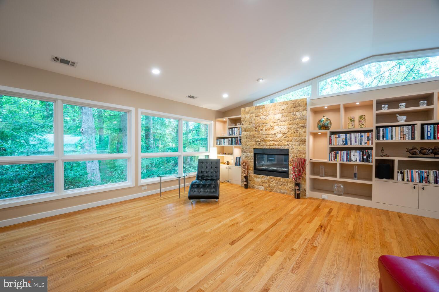 8313 Still Spring Court Bethesda, MD 20817 - Photo 6 of 39