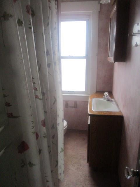 560 5th Street Butler, PA 16001 - Photo 14 of 20 Full bath