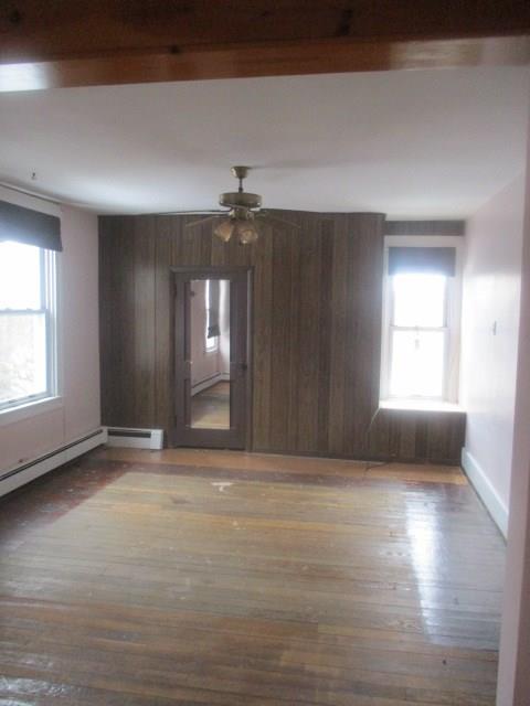 560 5th Street Butler, PA 16001 - Photo 10 of 20 Nice Large room has plenty of windows and closets