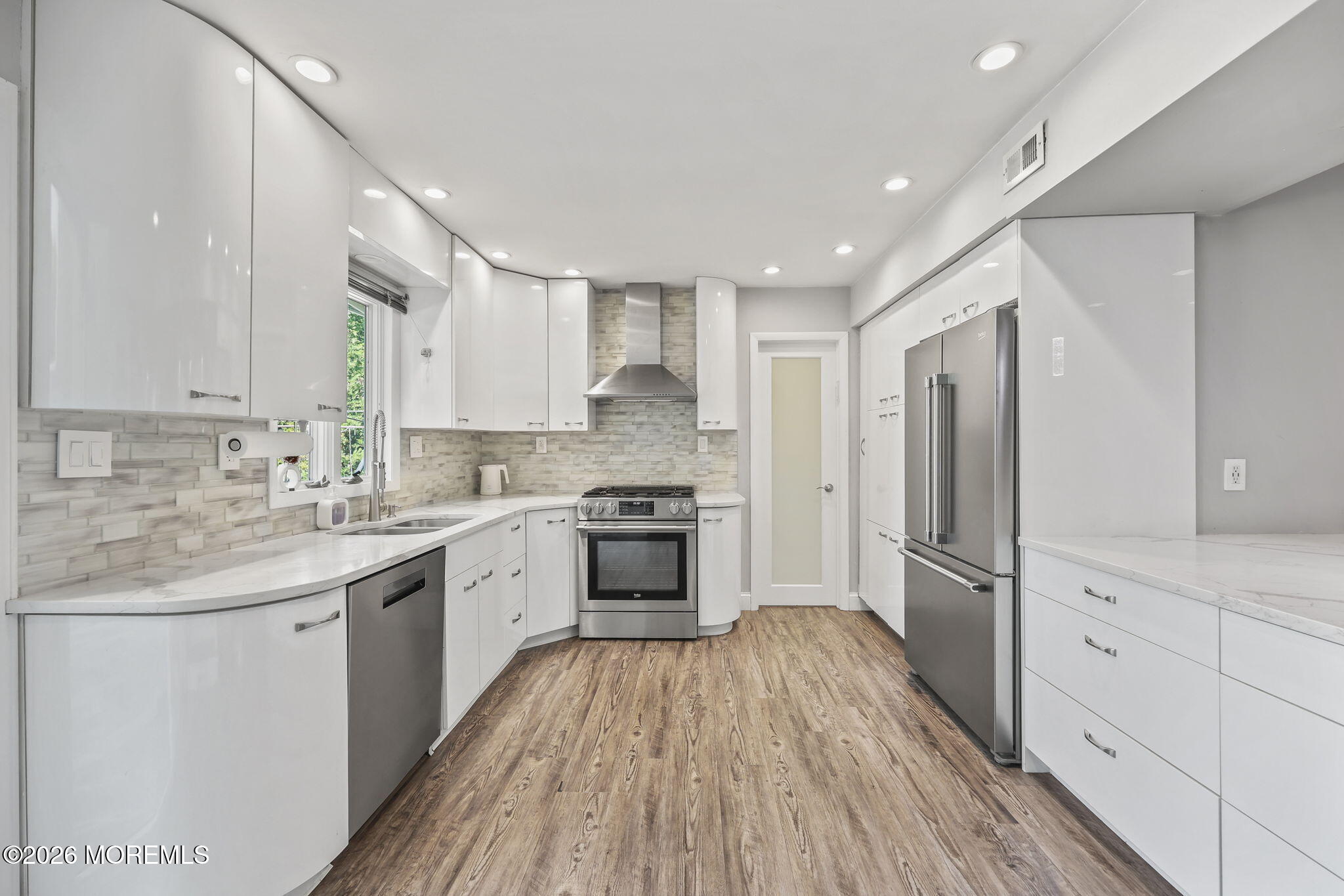 4 Canadian Woods Road Marlboro, NJ 07746 - Photo 15 of 47 Kitchen