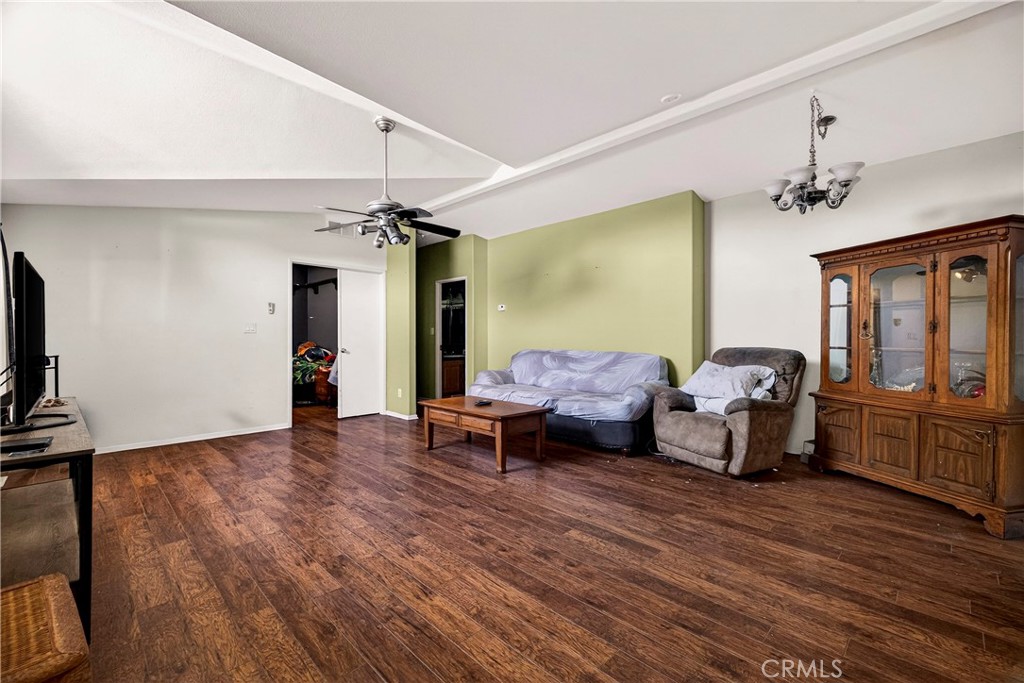 32 Sheldon Avenue Gridley, CA 95948 - Photo 11 of 75 a living room with furniture and a flat screen tv