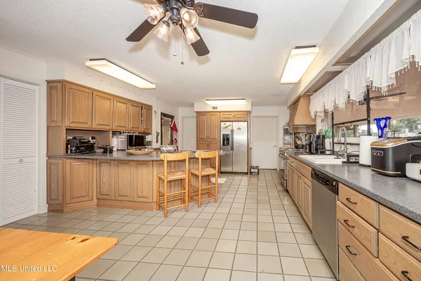 $950,000 | 1204 Hill Crest Road, Ocean Springs, MS 39564