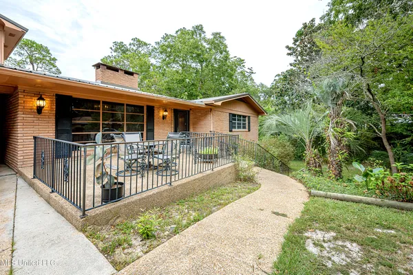 $950,000 | 1204 Hill Crest Road, Ocean Springs, MS 39564