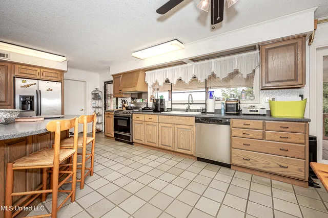 $950,000 | 1204 Hill Crest Road, Ocean Springs, MS 39564