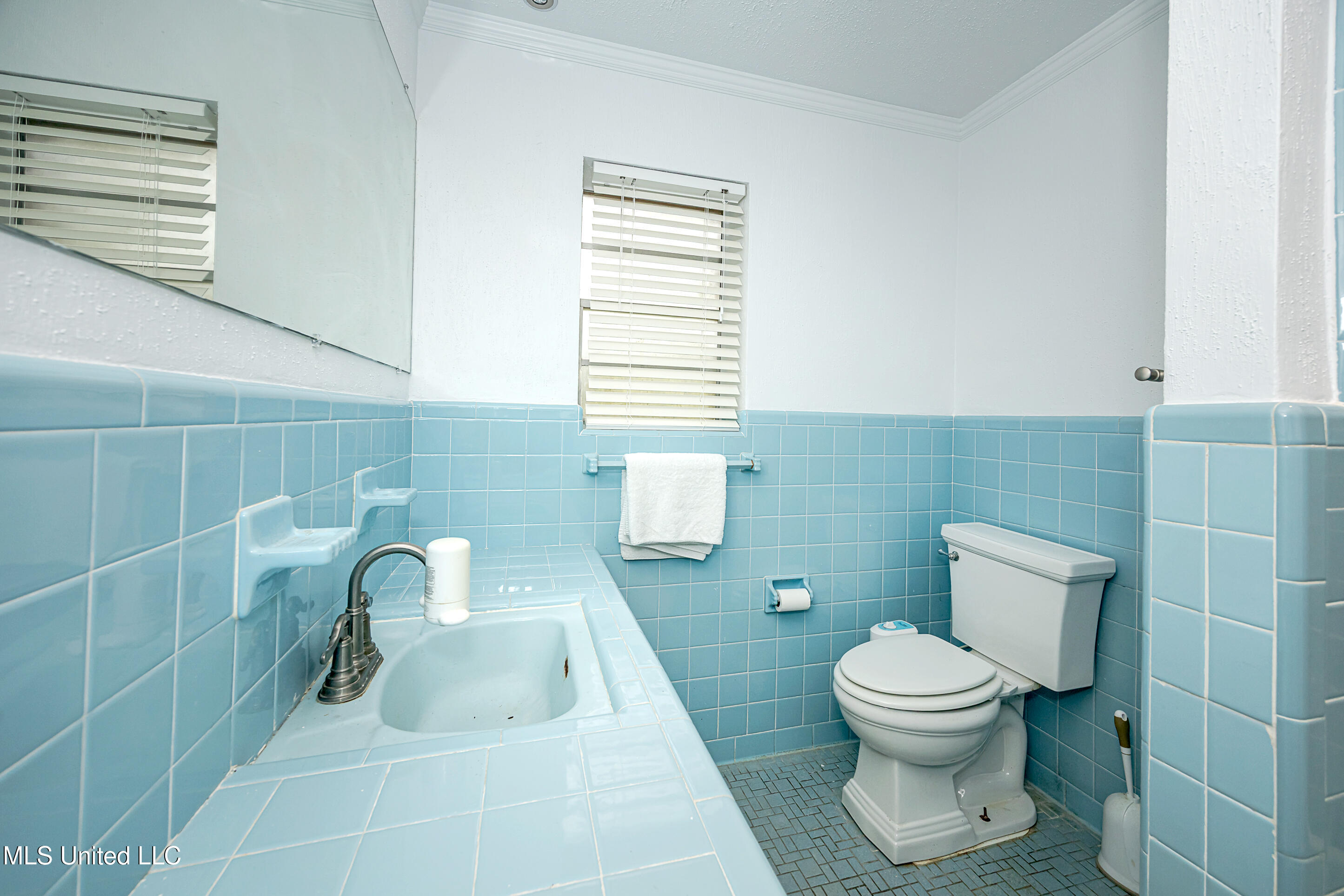 1204 Hill Crest Road Ocean Springs, MS 39564 - Photo 35 of 91 IMG_2029