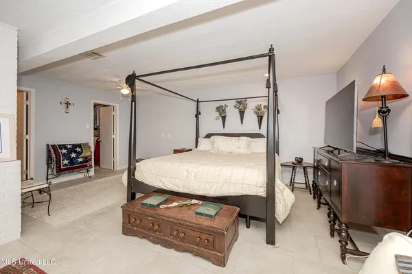 $950,000 | 1204 Hill Crest Road, Ocean Springs, MS 39564