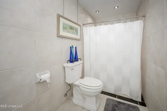 $950,000 | 1204 Hill Crest Road, Ocean Springs, MS 39564