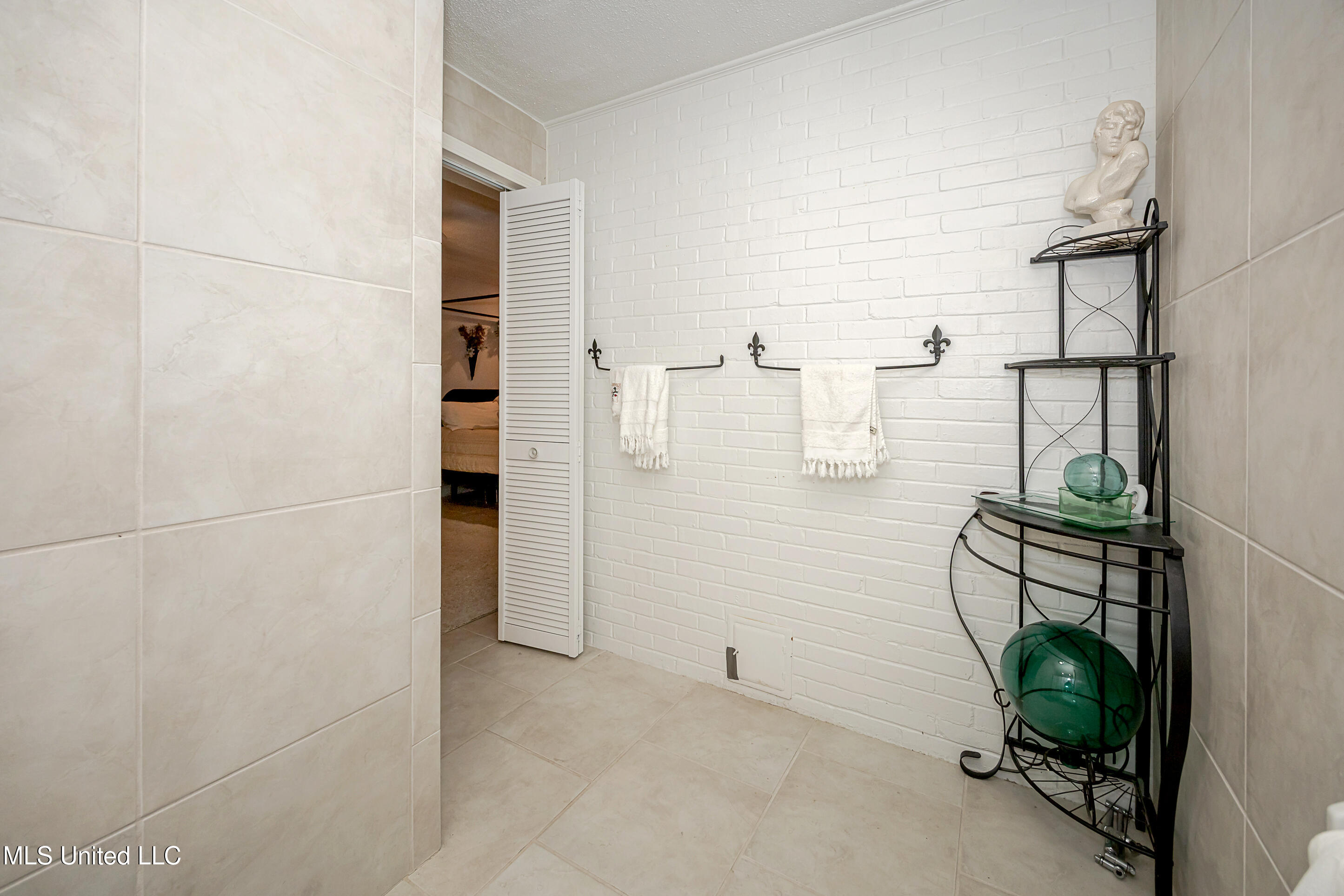 1204 Hill Crest Road Ocean Springs, MS 39564 - Photo 44 of 91 IMG_2039