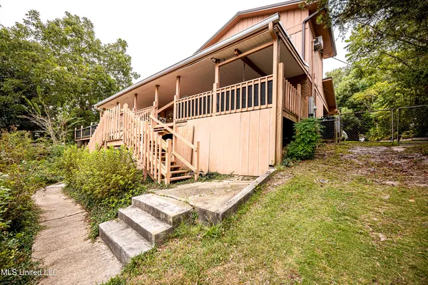 $950,000 | 1204 Hill Crest Road, Ocean Springs, MS 39564
