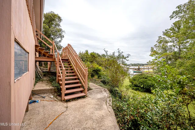 $950,000 | 1204 Hill Crest Road, Ocean Springs, MS 39564