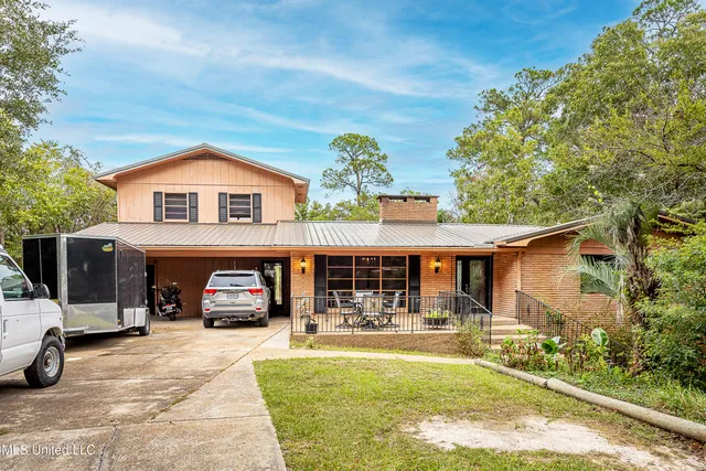 $950,000 | 1204 Hill Crest Road, Ocean Springs, MS 39564