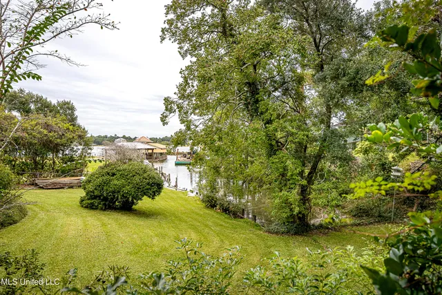 $950,000 | 1204 Hill Crest Road, Ocean Springs, MS 39564