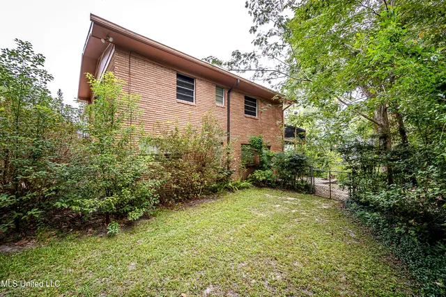 $950,000 | 1204 Hill Crest Road, Ocean Springs, MS 39564