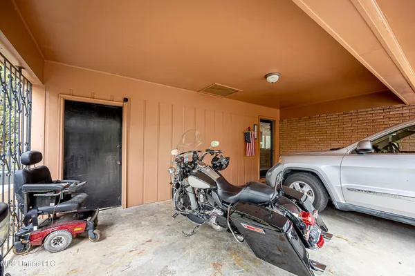 $950,000 | 1204 Hill Crest Road, Ocean Springs, MS 39564