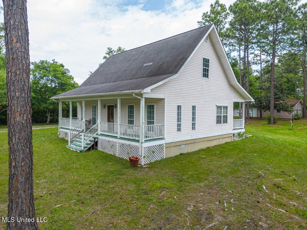 14024 Lorraine Road Biloxi, MS 39532 - Photo 1 of 23 Side