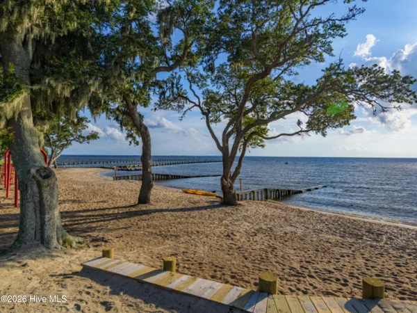 $450,000 | 366 Sir Chandler Drive, Kill Devil Hills, NC 27948