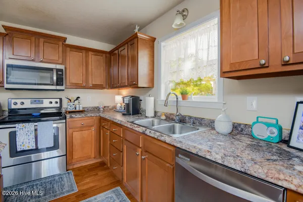 $450,000 | 366 Sir Chandler Drive, Kill Devil Hills, NC 27948