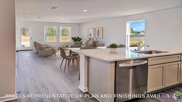 $229,900 | 14277 Monmouth Avenue, Denham Springs, LA 70726