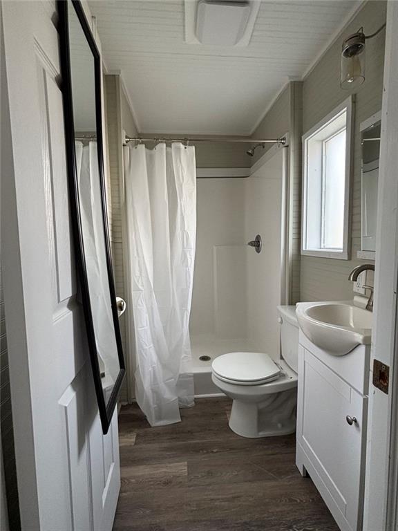 332 Carr Street Athens, GA 30605 - Photo 7 of 8 a bathroom with a sink toilet and shower