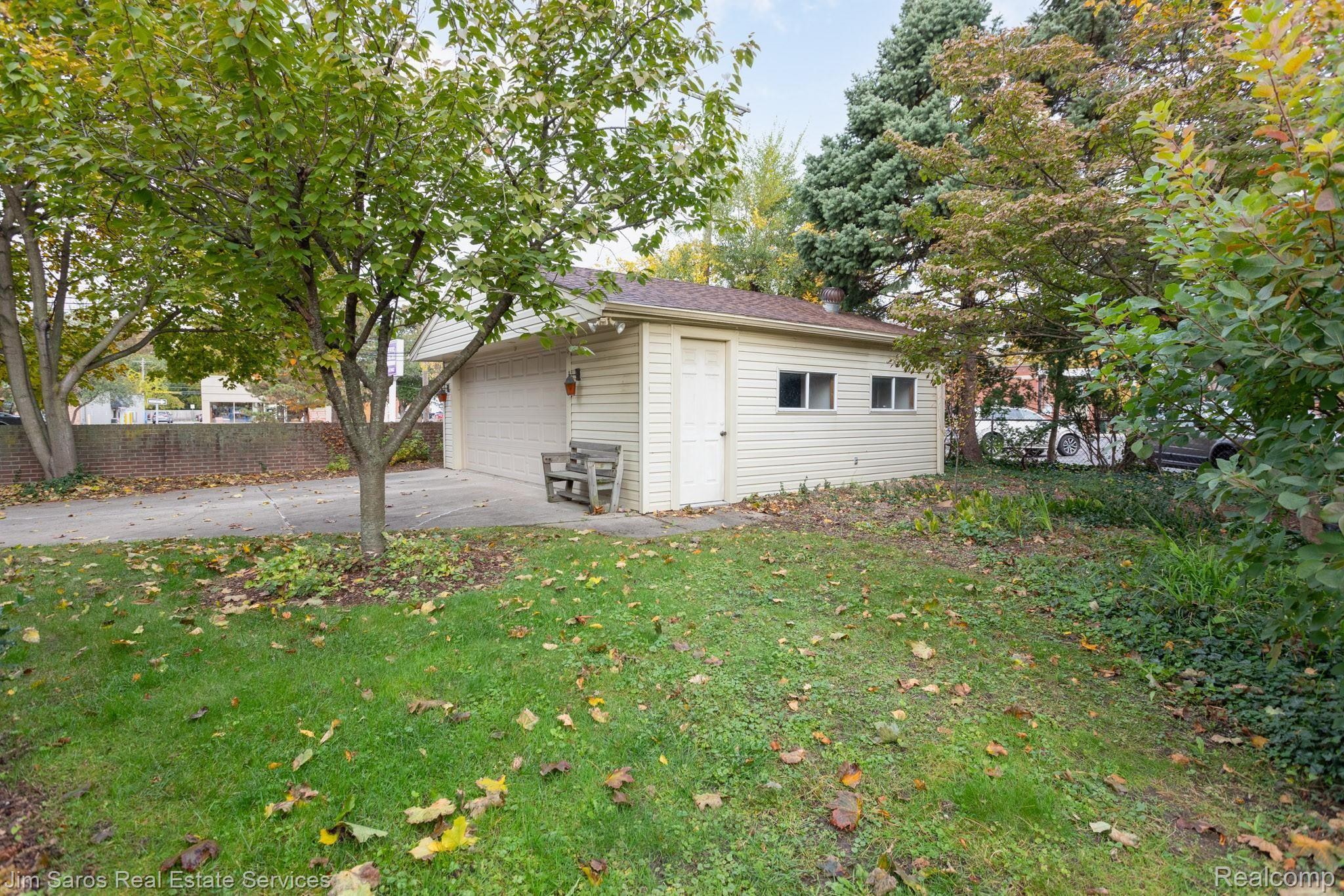 1680 Fairholme Road Grosse Pointe, MI 48236 - Photo 29 of 29 9.jpg