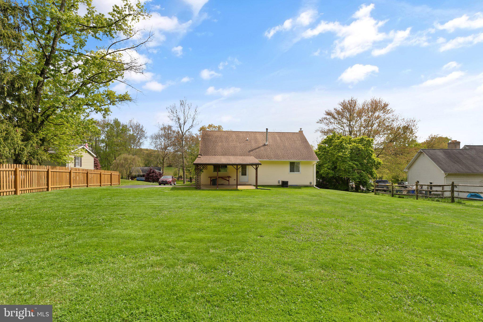 39 Poplar View Road Delta, PA 17314 - Photo 3 of 24 Great Country Yard