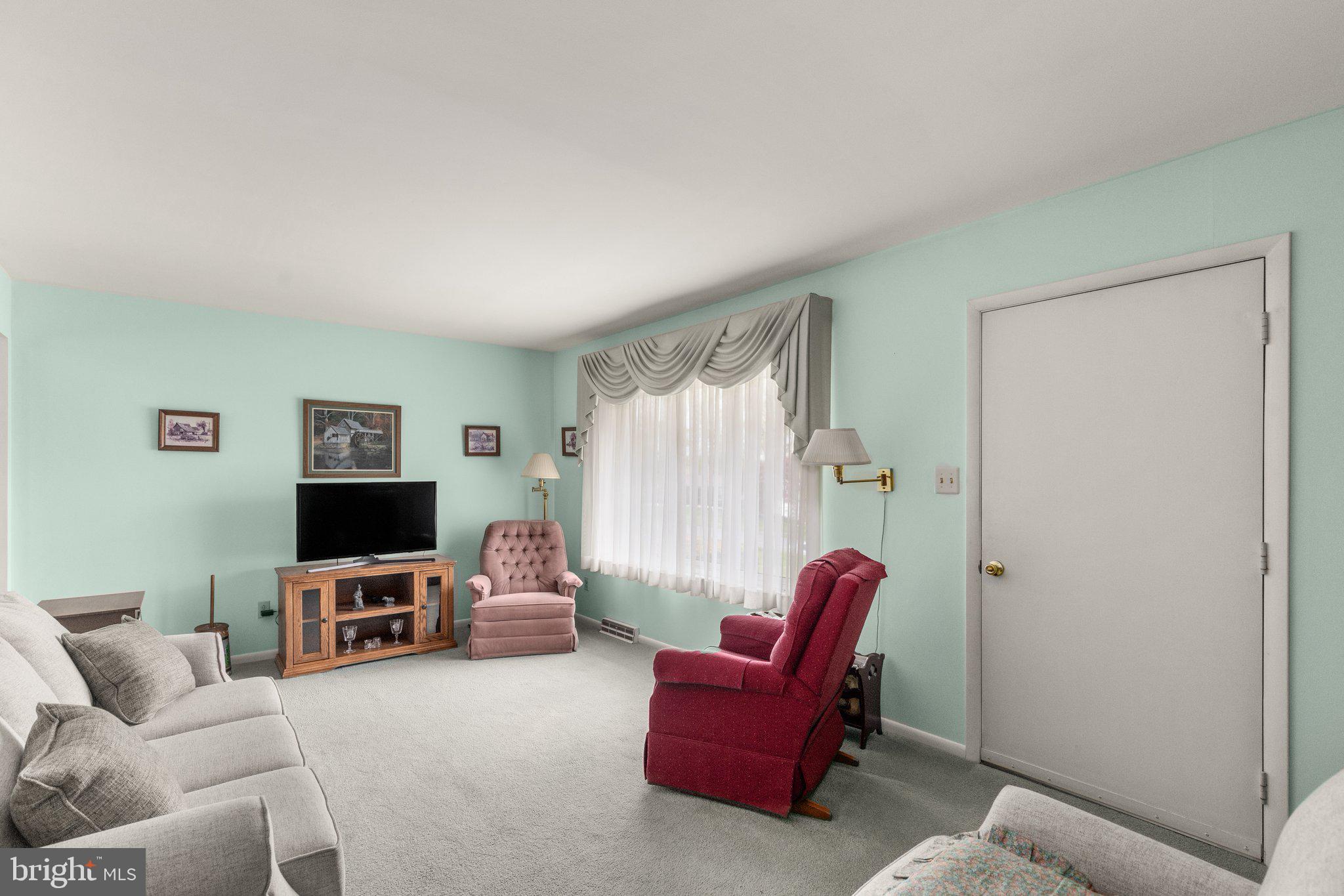 39 Poplar View Road Delta, PA 17314 - Photo 4 of 24 Gallery Image 4