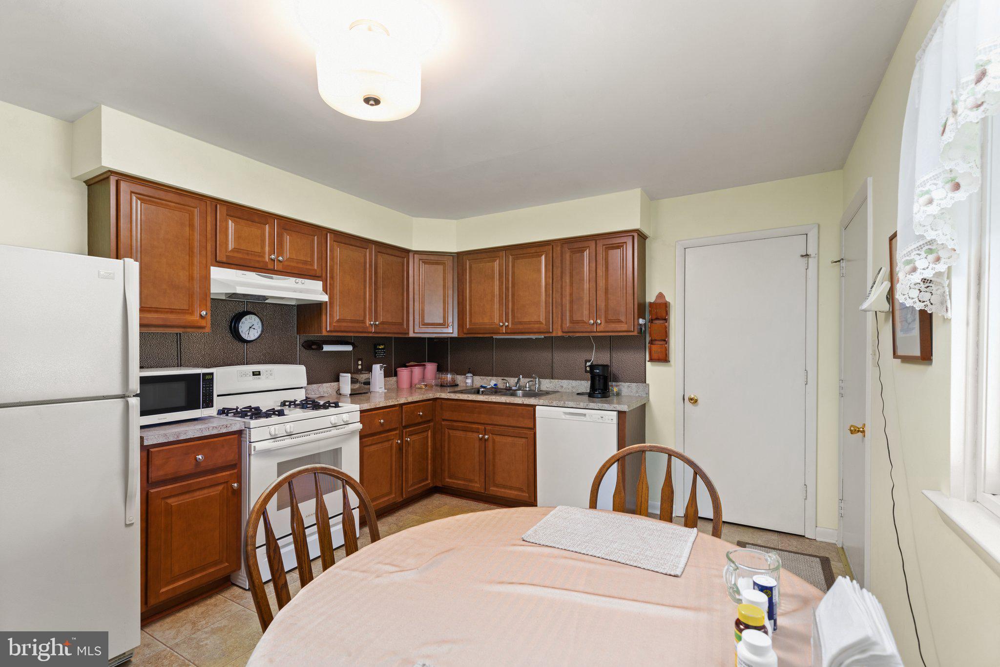39 Poplar View Road Delta, PA 17314 - Photo 8 of 24 Gallery Image 8