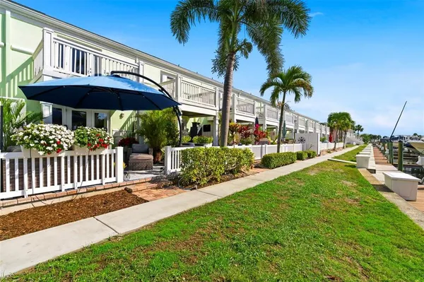 $4,250 | 4751 Coquina Key Drive Southeast, St. Petersburg, FL 33705