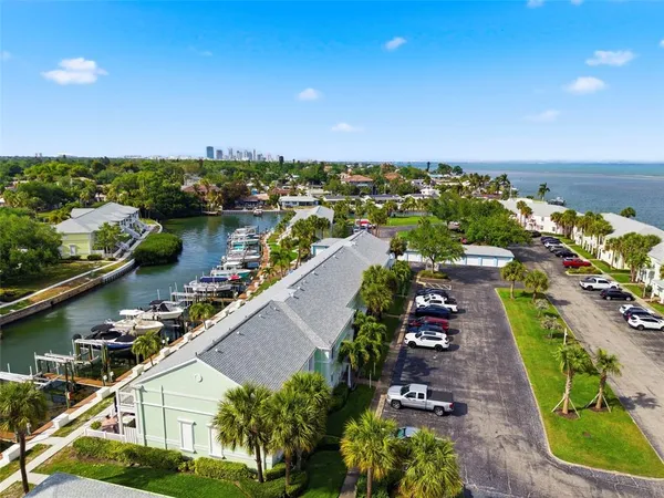 $4,250 | 4751 Coquina Key Drive Southeast, St. Petersburg, FL 33705