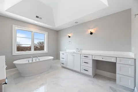 $3,750,000 | 1959 Windridge Drive, Lake Forest, IL 60045