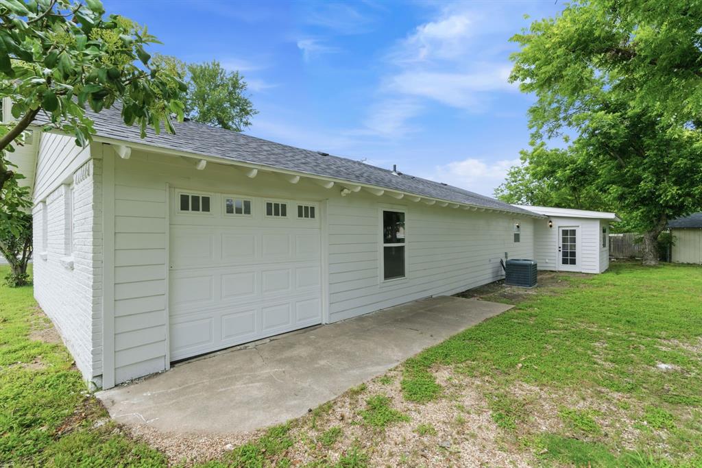 507 Country Club Road Cleburne, TX 76033 - Photo 34 of 39