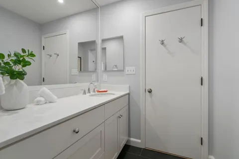 $845,000 | 2 Clarendon Street, Unit 302, Boston, MA 02116