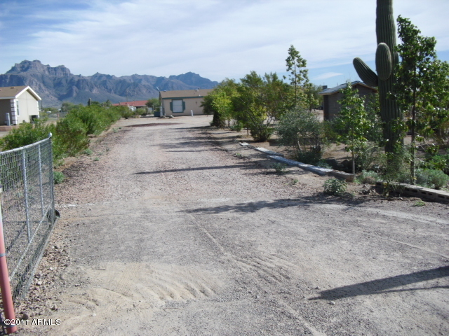 653 North Cactus Road Apache Junction, AZ 85119 - Photo 2 of 3 Mountain Views