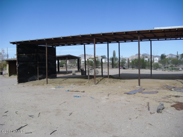 653 North Cactus Road Apache Junction, AZ 85119 - Photo 3 of 3 Barn/Shade Cover