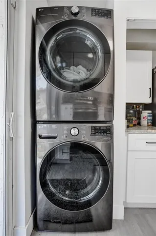 a close up view of washer and dryer