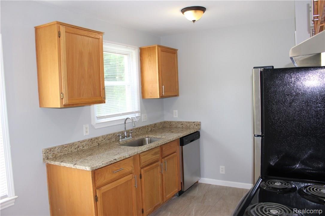 8090 Standard Street Center Line, MI 48015 - Photo 6 of 20 IMG_5479.JPG