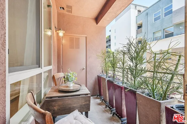 $2,400 | 100 South Alameda Street, Unit 234, Los Angeles, CA 90012