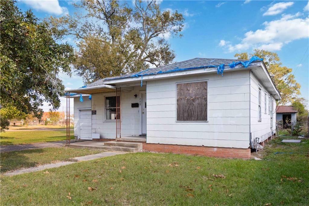 208 South Main Street Jennings, LA 70546 - Photo 2 of 29