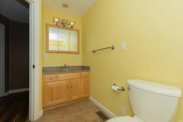 $305,000 | 808 South Concord Drive, Princeton, IN 47670
