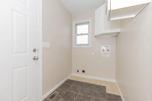 $305,000 | 808 South Concord Drive, Princeton, IN 47670