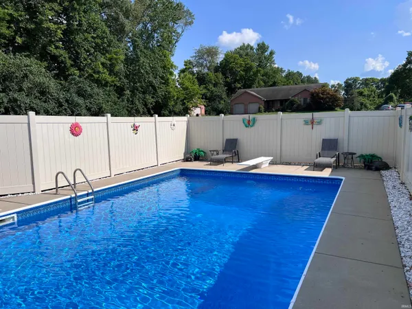 $305,000 | 808 South Concord Drive, Princeton, IN 47670