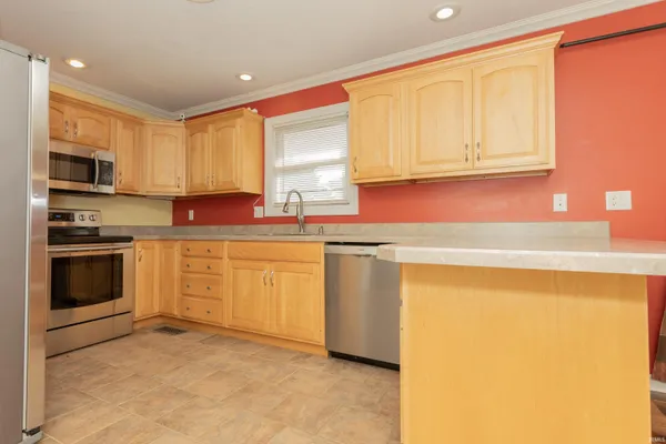 $305,000 | 808 South Concord Drive, Princeton, IN 47670