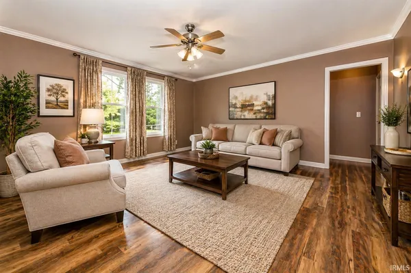 $305,000 | 808 South Concord Drive, Princeton, IN 47670