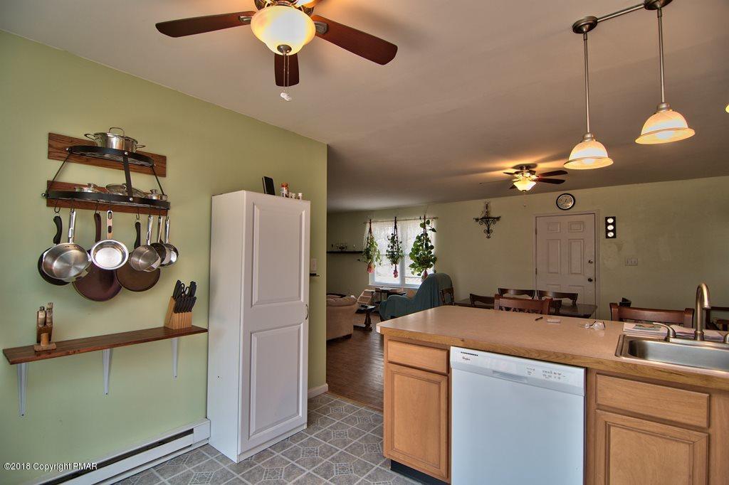 188 Hummingbird Trail Bushkill, PA 18324 - Photo 12 of 34 Kitchen View 4