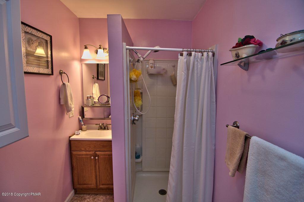 188 Hummingbird Trail Bushkill, PA 18324 - Photo 20 of 34 Master Bath View 3