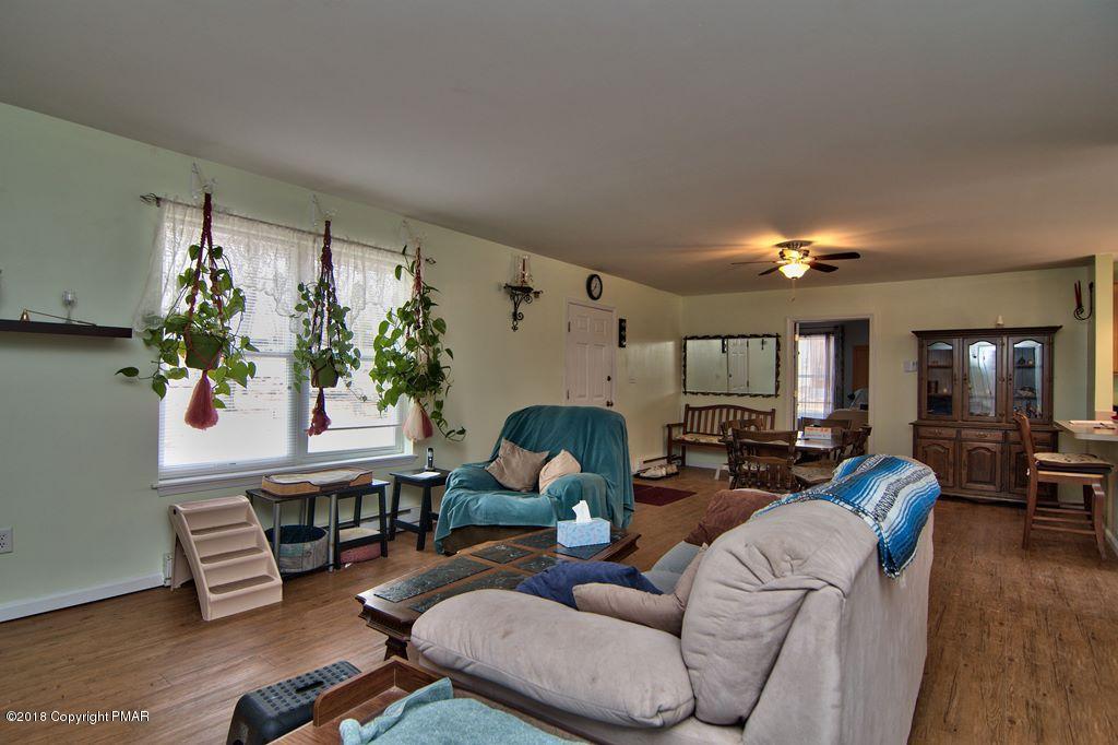 188 Hummingbird Trail Bushkill, PA 18324 - Photo 4 of 34 Liivng Room View 2