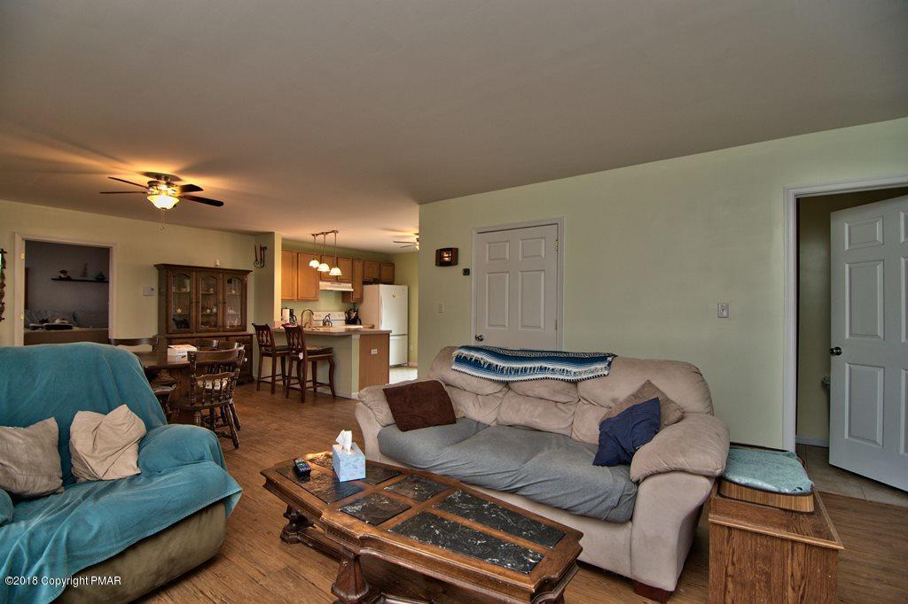 188 Hummingbird Trail Bushkill, PA 18324 - Photo 5 of 34 Liivng Room View 3