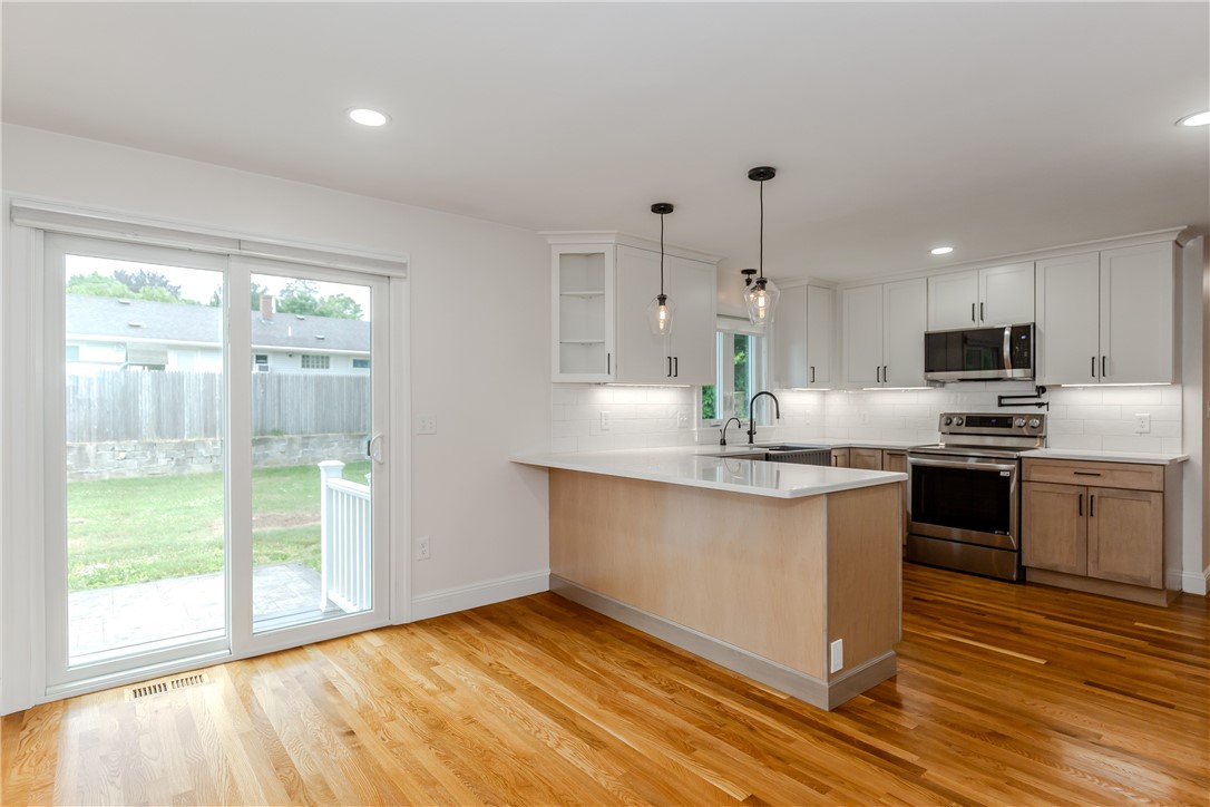 8 Barnes Street Smithfield, RI 02828 - Photo 12 of 48