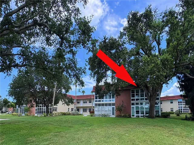 $185,000 | 50 Woodland Drive, Unit 207, Vero Beach, FL 32962